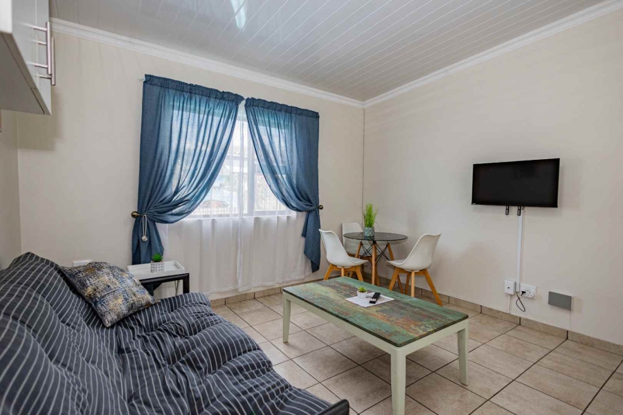 To Let 1 Bedroom Property for Rent in Oakdale Western Cape
